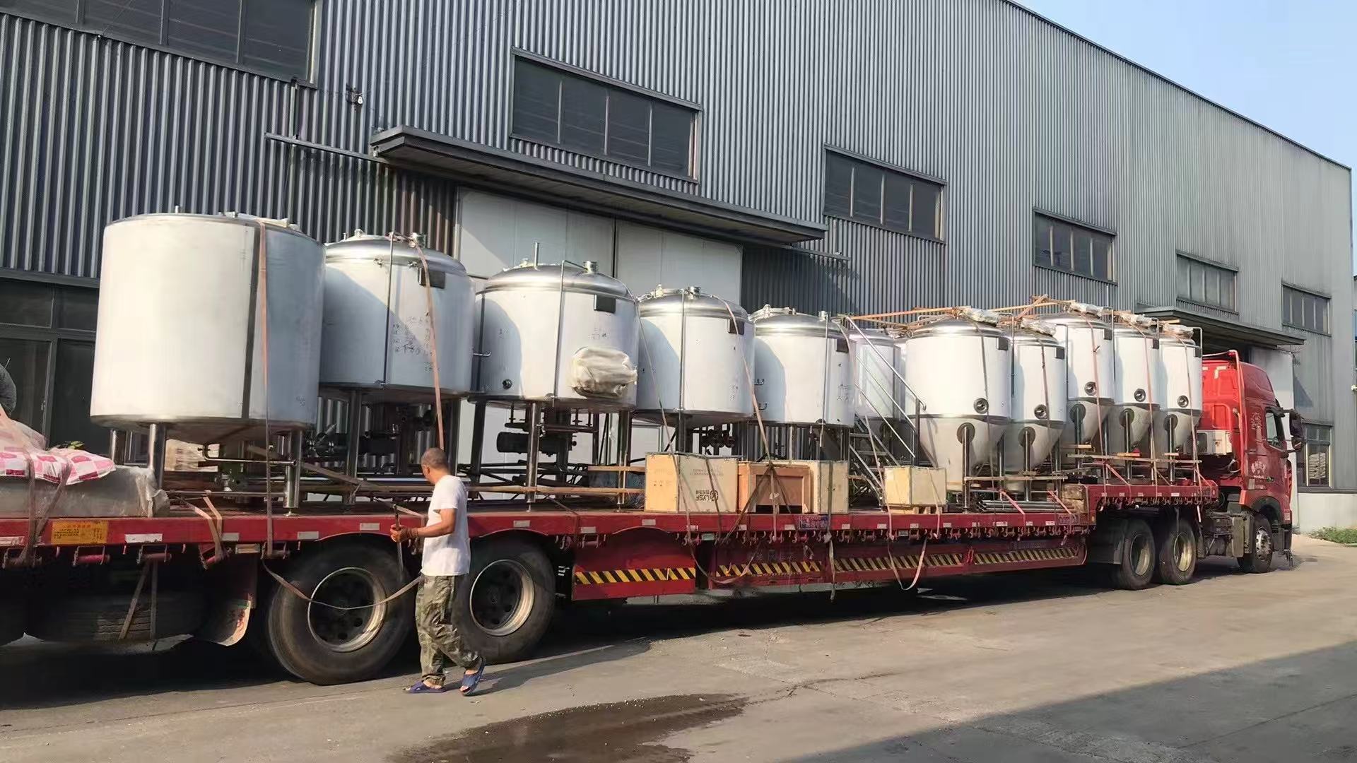 凤凰镇精酿啤酒设备厂—中小型精酿啤酒厂提供服务